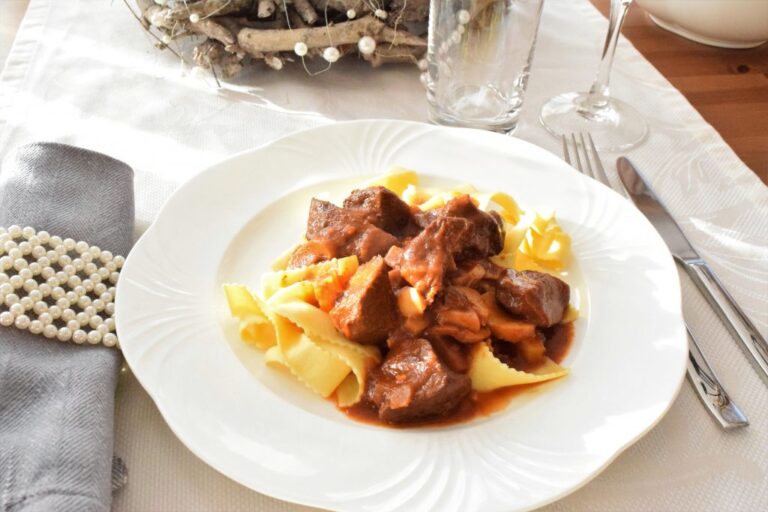 Blackforestkitchen, Gulasch, Hirschgulasch, Herzaft, Exotisch
