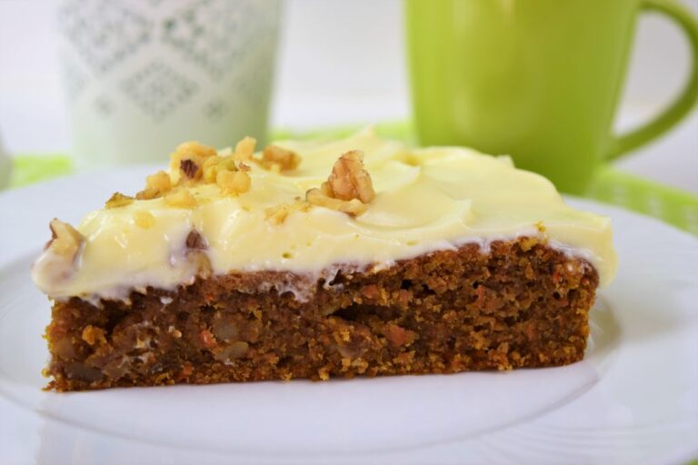Karottenkuchen, Karotten, Ostern, Kuchen, Nüsse, Blackforestkitchen