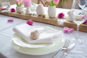 Vintage Ostereier und eine Tischdeko für Ostern