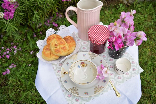 Frühstück im Garten Blackforestkitchenblog