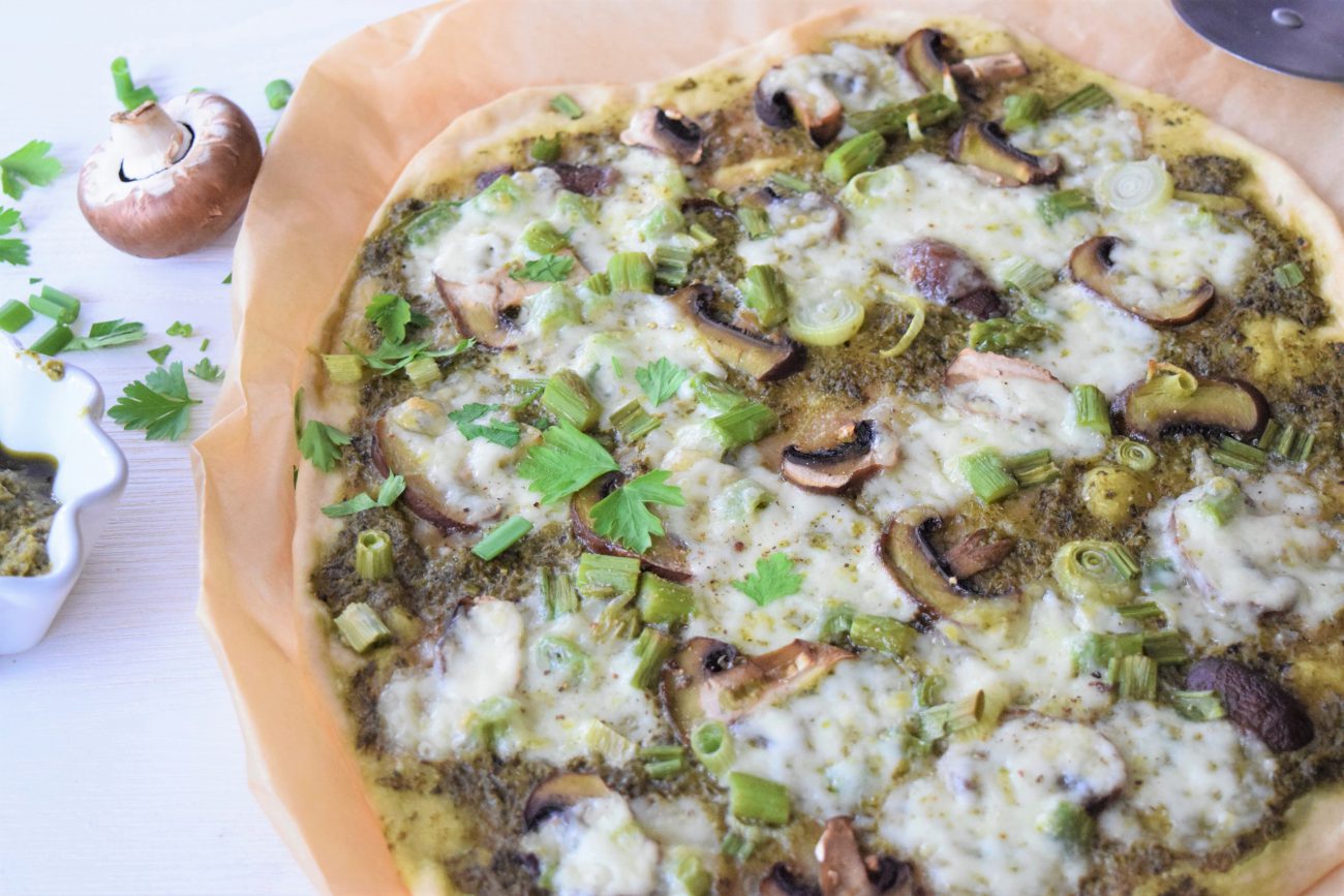 Flammkuchen mit Basilikum Pesto | Blackforestkitchenblog