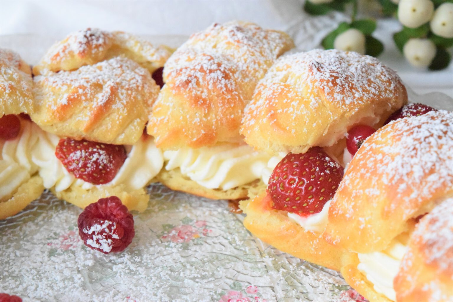 Brandteigtorte mit Beeren | Blackforestkitchenblog