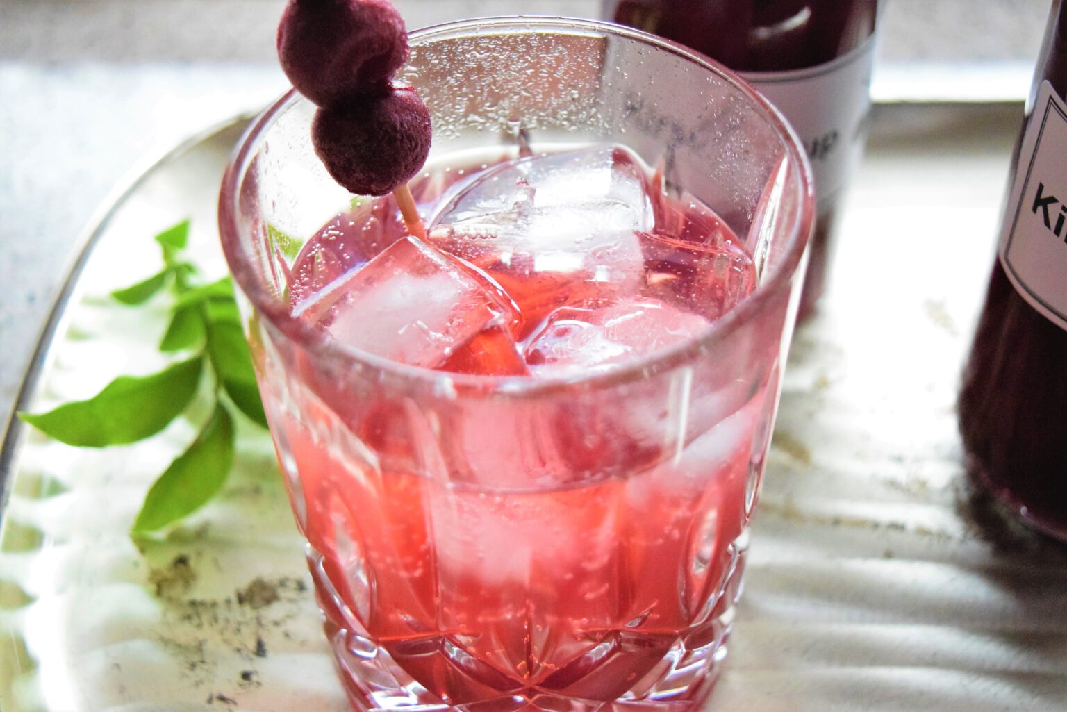 Kirsch-Gin mit selbstgemachtem Kirschsirup | Blackforestkitchenblog