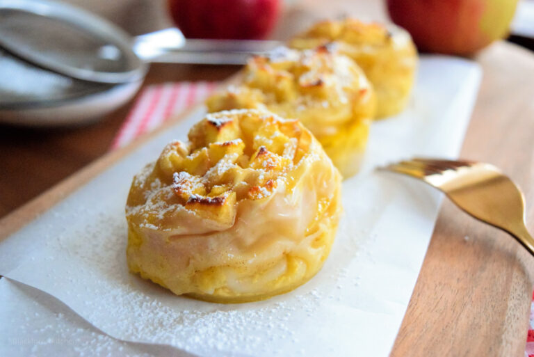 Apfelstrudel Muffins | Blackforestkitchenblog