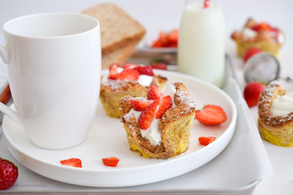 Gefüllte French Toast Cups