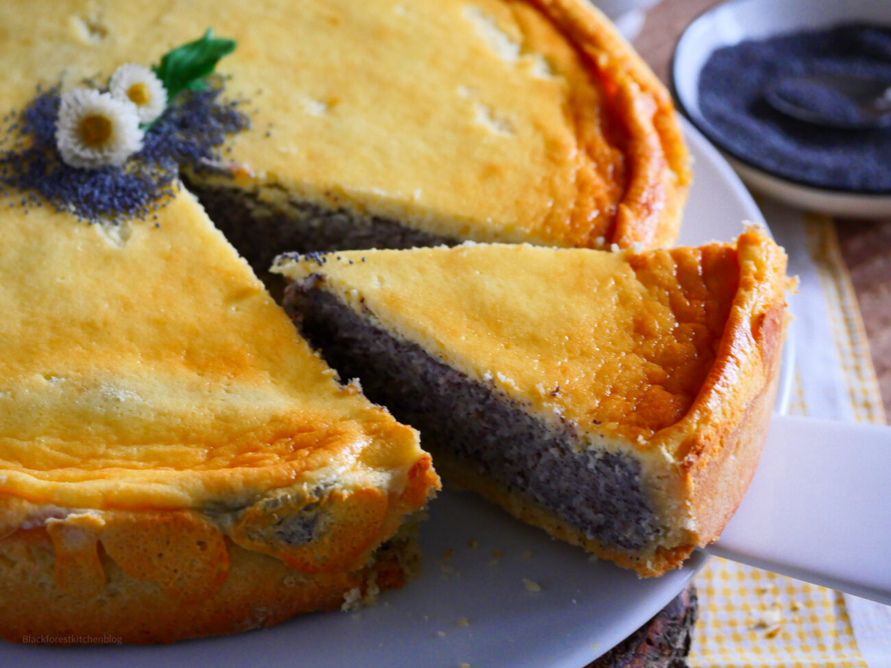 Mohnkuchen mit Schmand | Blackforestkitchenblog