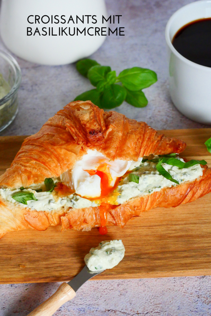 Croissants mit Basilikumcreme | Blackforestkitchenblog