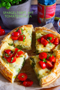 Spargel-Tarte mit Tomatensalsa