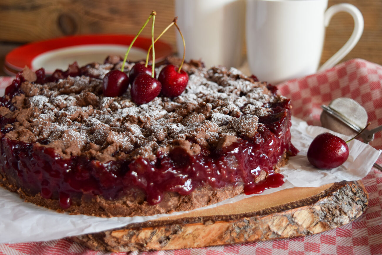 Schoko-Kirschkuchen mit Streuseln | Blackforestkitchenblog