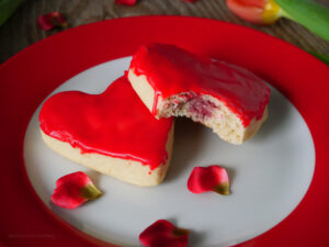Quark-Ölteig-Herzen zum Valentinstag