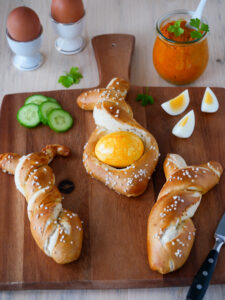 Laugenhasen und ein Karottenaufstrich