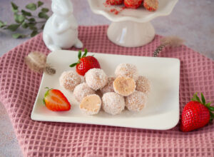 Käsekuchen Pralinen mit Erdbeeren