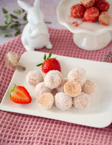 Käsekuchen Pralinen mit Erdbeeren