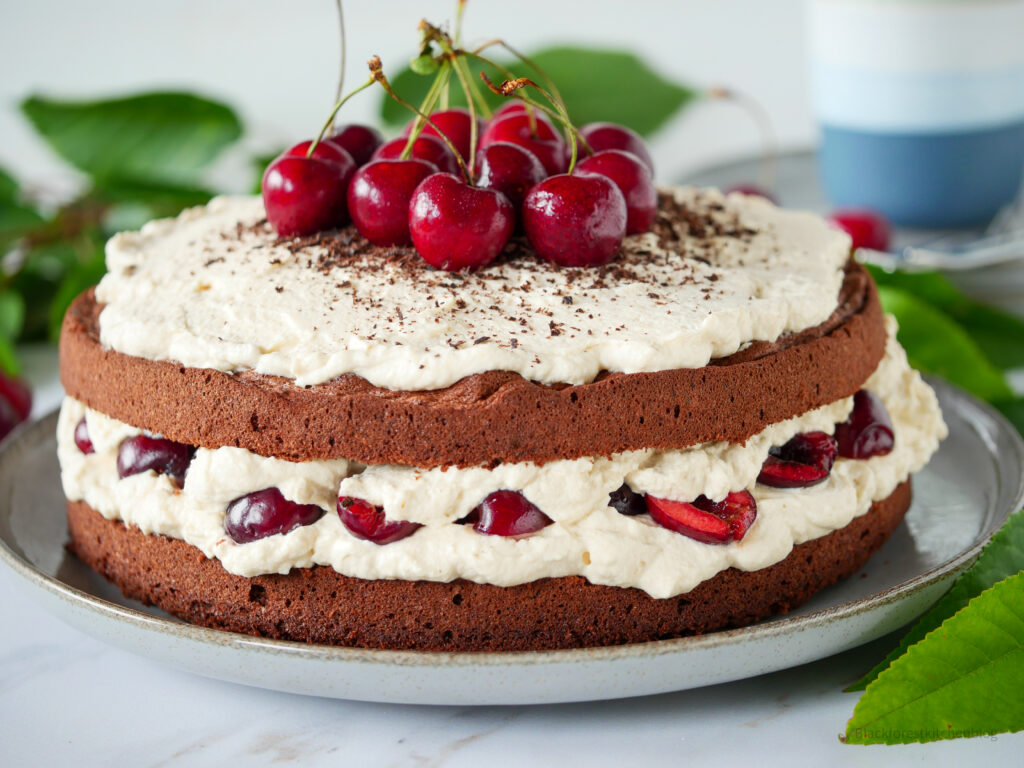 Cappuccino-Kirsch-Torte