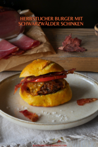 Herbstlicher Burger mit Schwarzwälder Schinken
