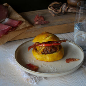 Herbstlicher Burger mit Schwarzwälder Schinken