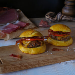 Herbstlicher Burger mit Schwarzwälder Schinken