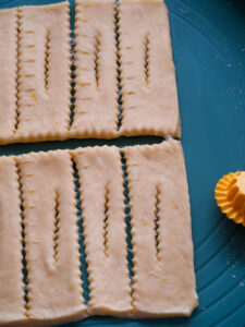 Schneeschlaufen (Schürzkuchen)