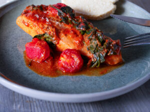 Ofenlachs mit Spinat-Sahnesoße