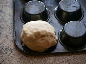 Croissant Buns mit Vanillecreme und Erdbeeren