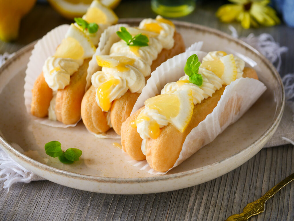 Löffelbiskuit-Törtchen mit Lemon Curd