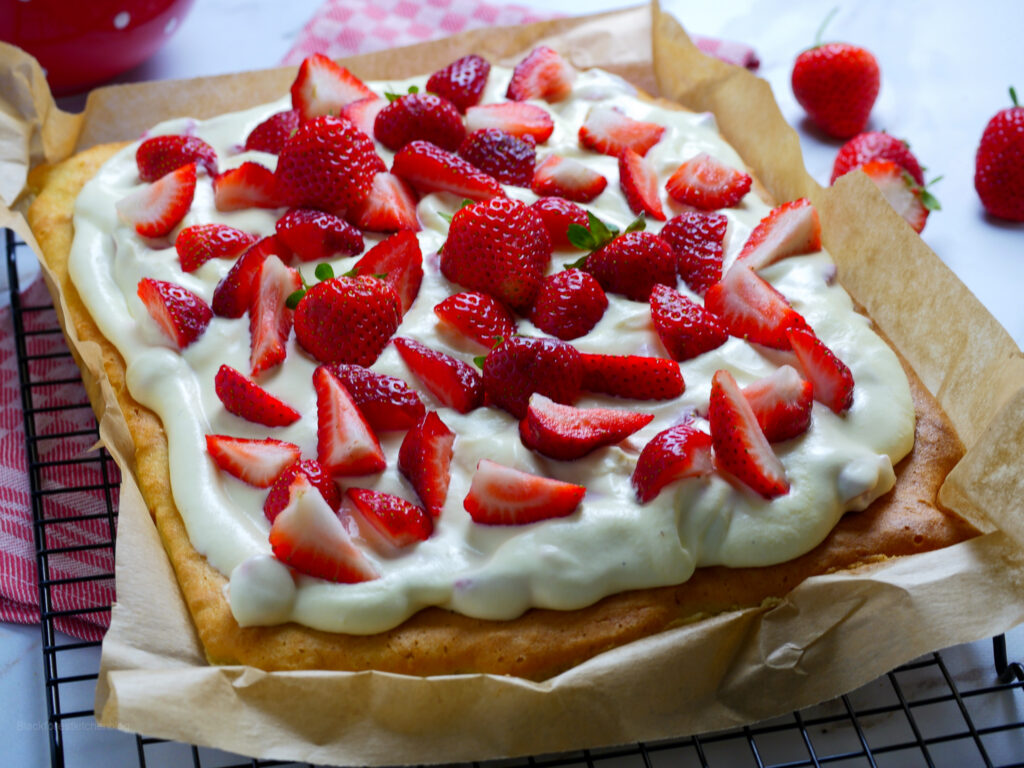 Fantakuchen mit Erdbeeren