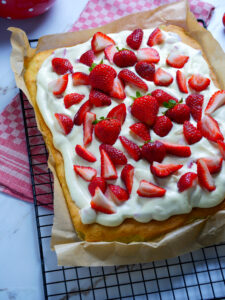 Fantakuchen mit Erdbeeren