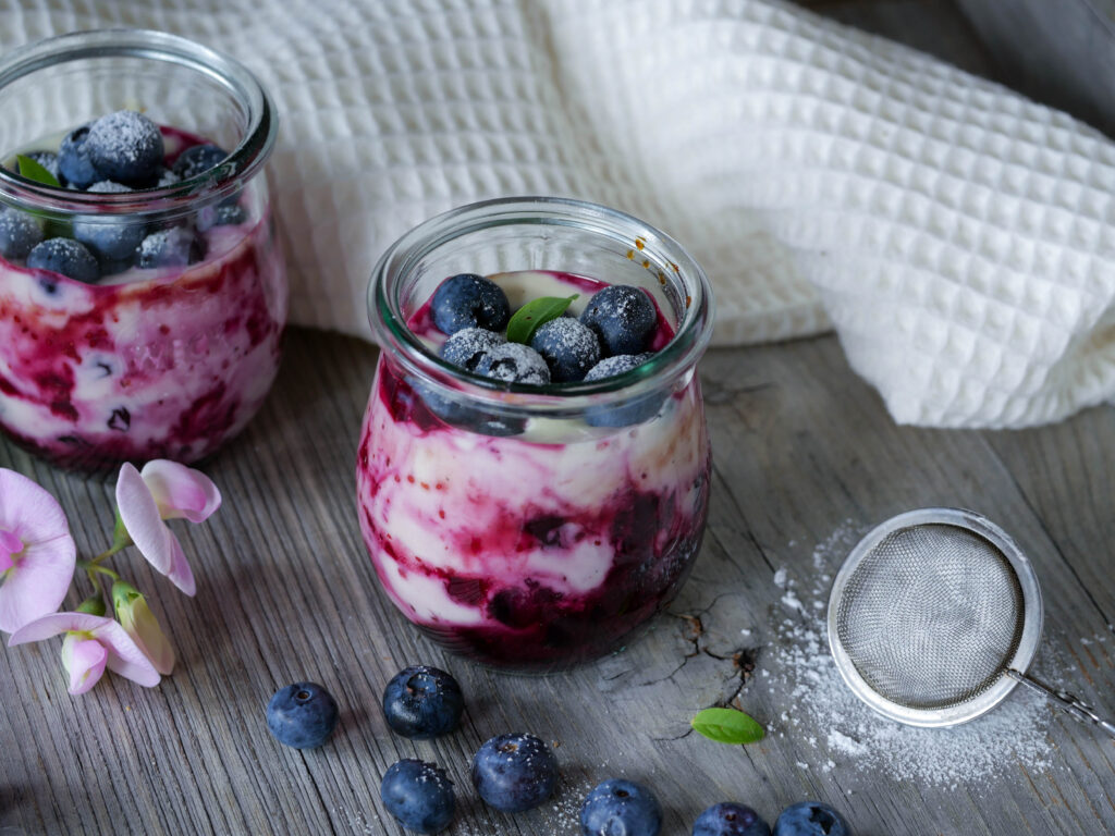 Ofenblaubeeren mit Joghurtcreme