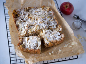 Saftiger Apfelmuskuchen