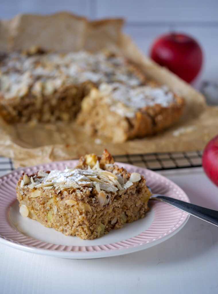 Saftiger Apfelmuskuchen