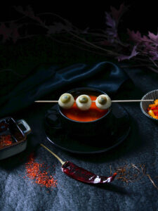 Scharfe Paprikasuppe für Halloween