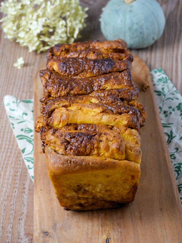 Kürbis-Zupfbrot mit Zimt