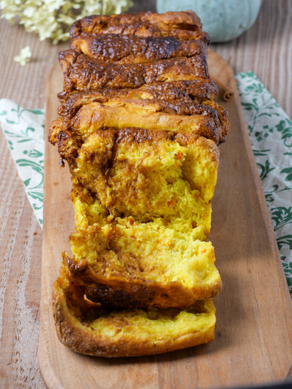 Kürbis-Zupfbrot mit Zimt