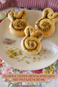 Oster-Hefeschnecken mit Pistaziencreme
