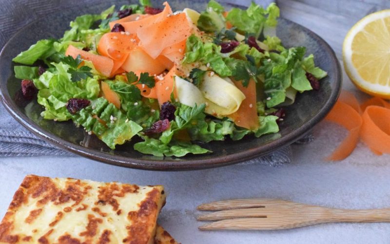 Karotten-Pastinakensalat mit Zitronendressing