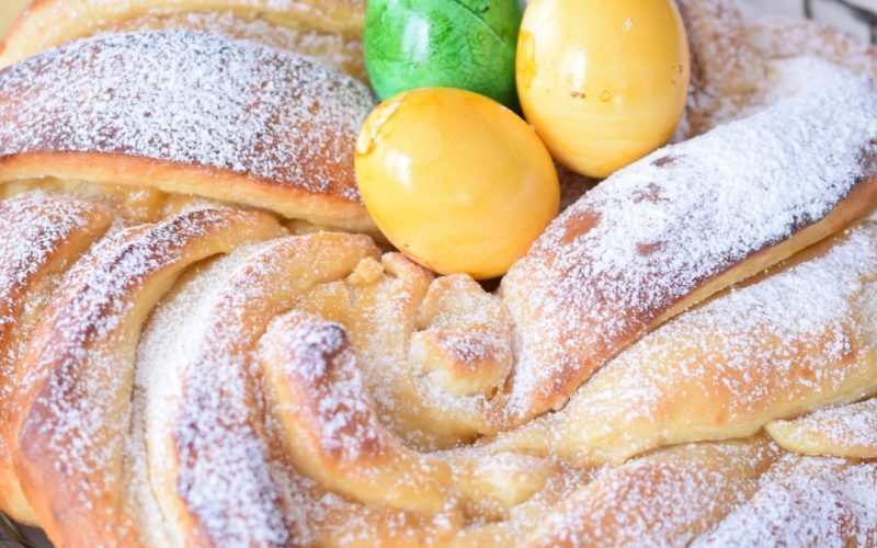 Osterkranz mit Lemon Curd