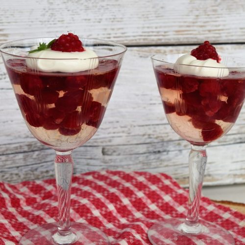 Waldhimbeeren, Himbeeren, Beeren, Weingelee, Blackforestkitchen, Dessert, Nachtisch