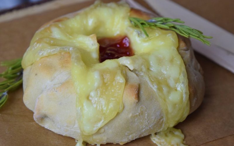 Camembert im Brotteig