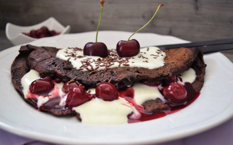 Schokoladenpfannkuchen Schwarzwälder-Art