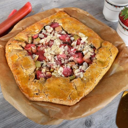 Glutenfrei, Zuckerfrei, Erdbeeren, Rhabarber, Galette, Backen, Gesund, Gesundes Backen, Blackforestkitchen