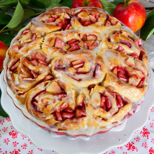 Apfel-Brombeer Rosenkuchen