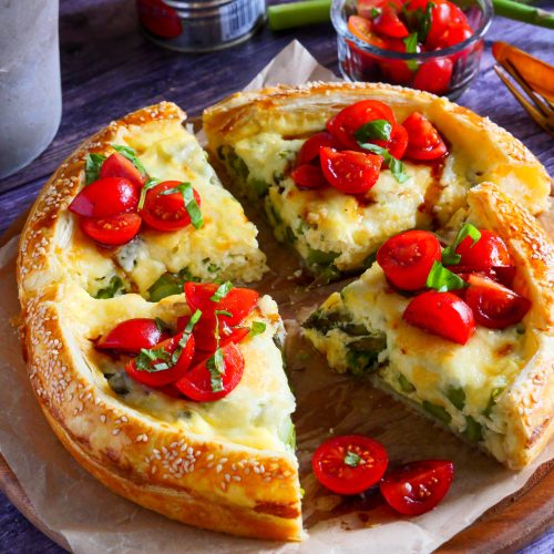 Spargel-Tarte mit Tomatensalsa