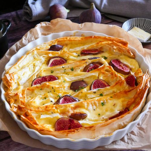 Crinkle Pie aus Filoteig mit Feigen und Brie