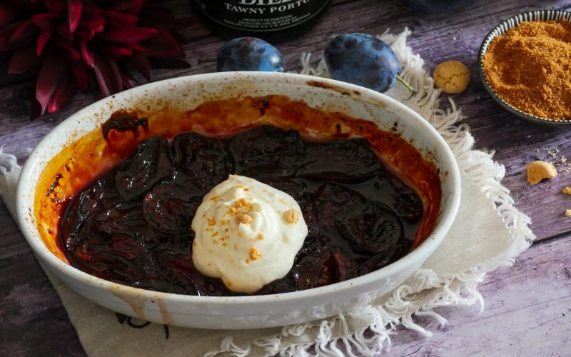 Zwetschgenröster mit Joghurtcreme
