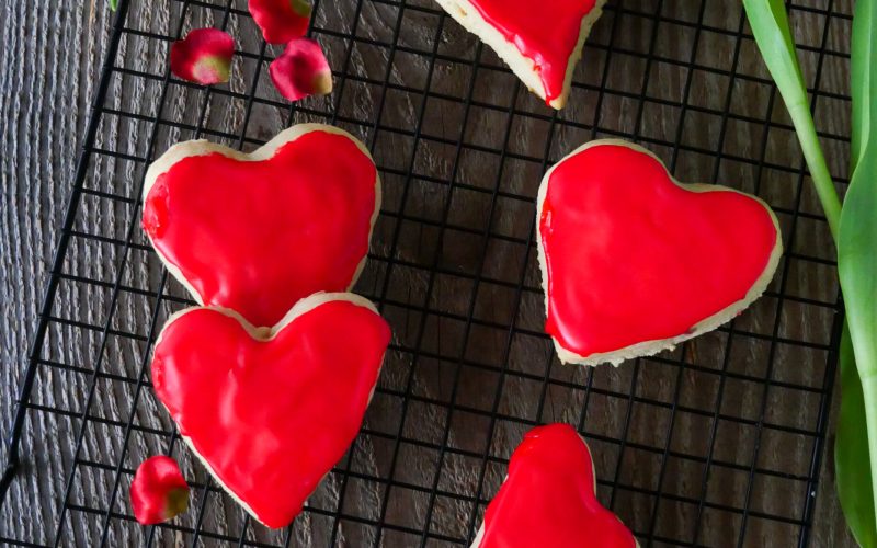 Quark-Ölteig-Herzen zum Valentinstag