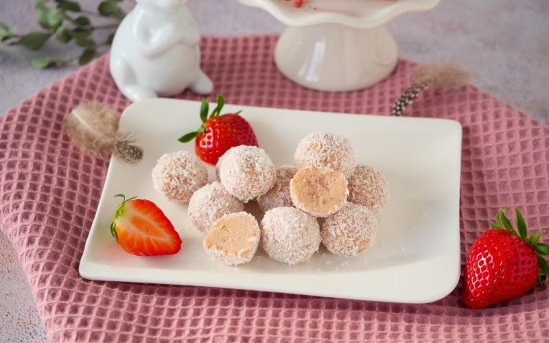 Käsekuchen Pralinen mit Erdbeeren